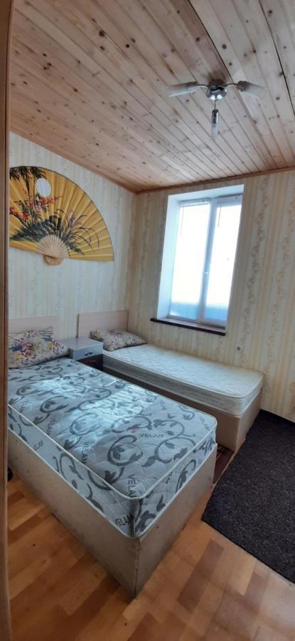 Частный Дом, Р-Н 3 Городской Больницы Cerkasî Exterior foto